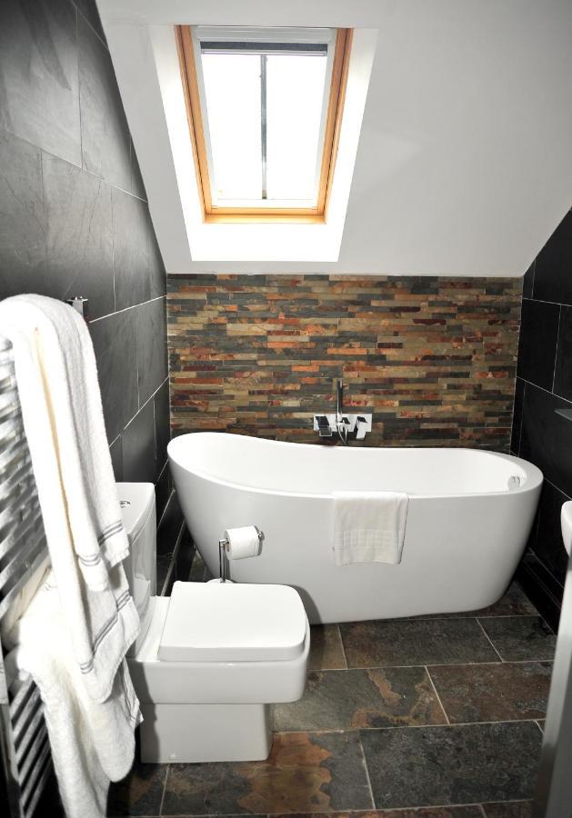 The Tal-Y-Cafn Hotel คอนวี ภายนอก รูปภาพ