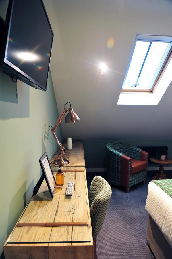 The Tal-Y-Cafn Hotel คอนวี ภายนอก รูปภาพ
