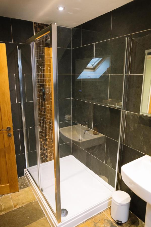 The Tal-Y-Cafn Hotel คอนวี ภายนอก รูปภาพ